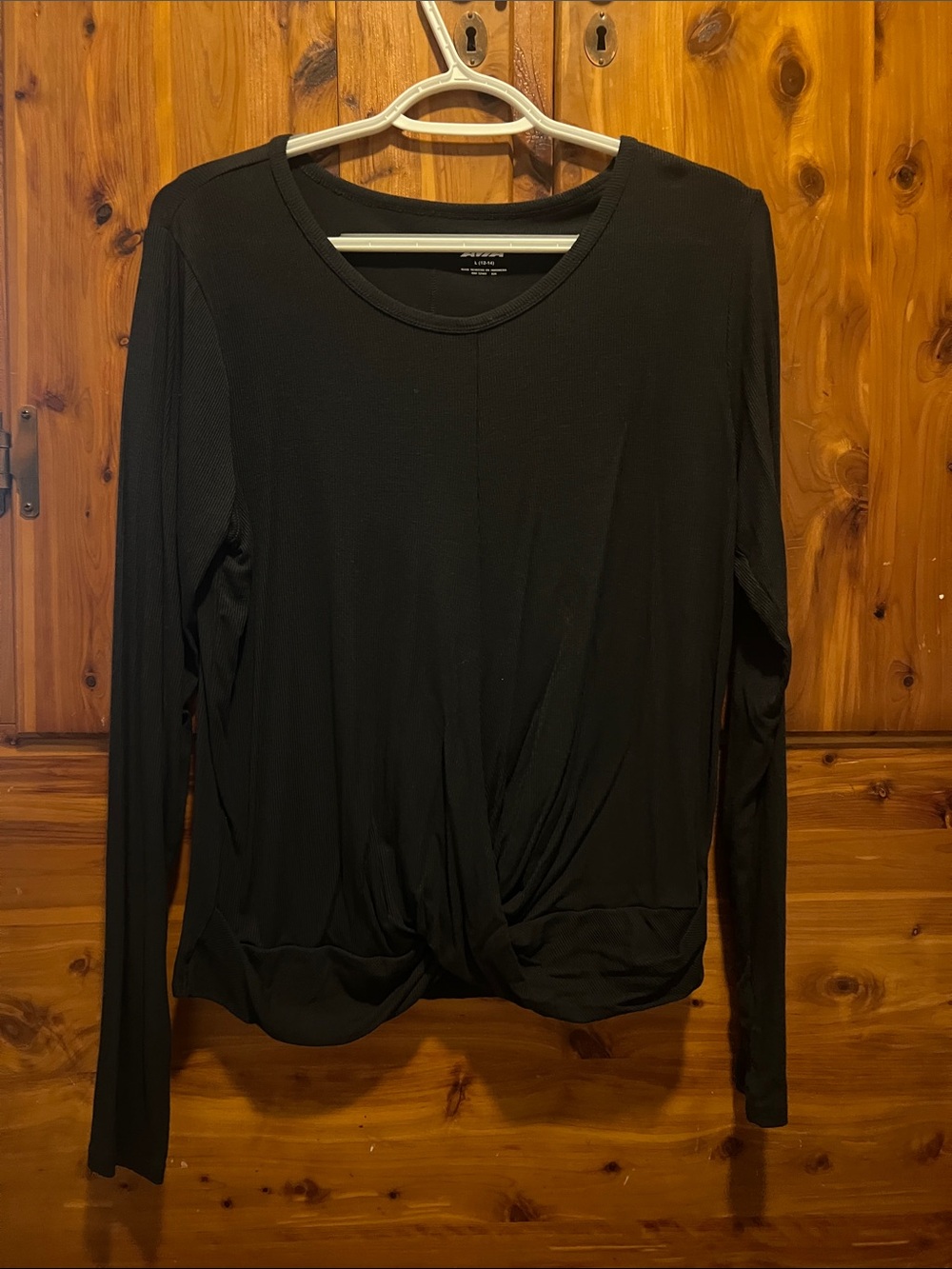 Avia Black Long-Sleeve Twist-Front Tee